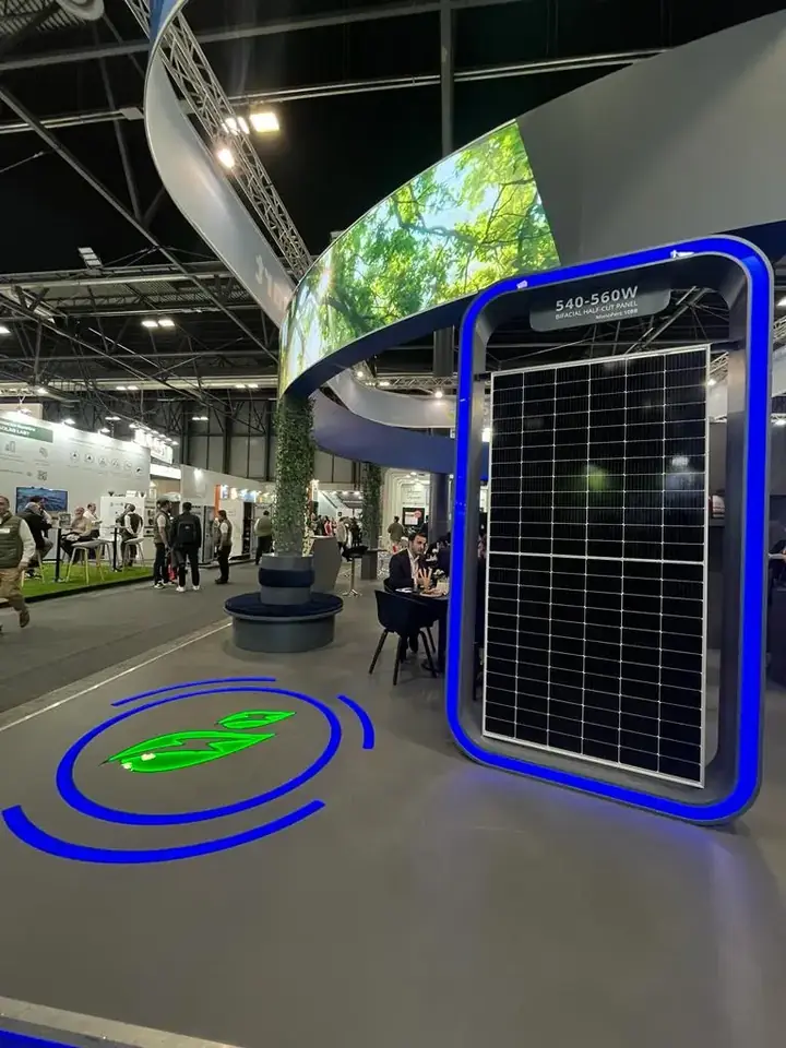 Messestand von Smart Solar Technologies – Genera 2024, Madrid – Bild 5